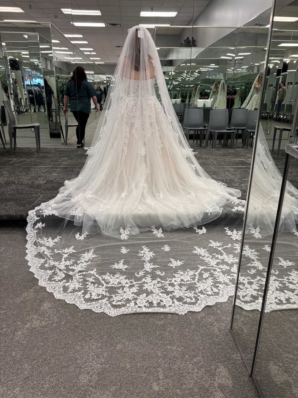 Elegant White Lace Cathedral Length Wedding Veil